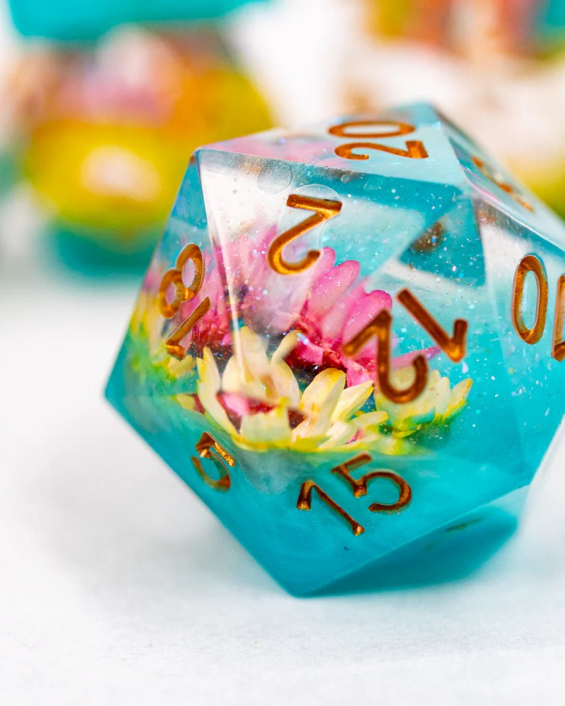 May Queen | 7 Piece Sharp Edge Dice Set